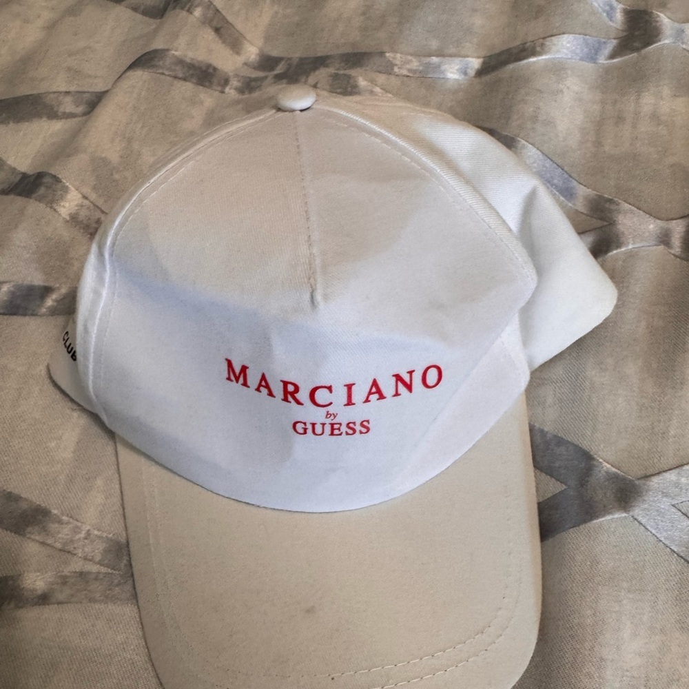 Guess White and Red Logo Cap